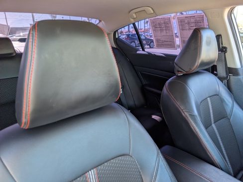 Used 2023 Nissan Altima 2.5 SR image 3