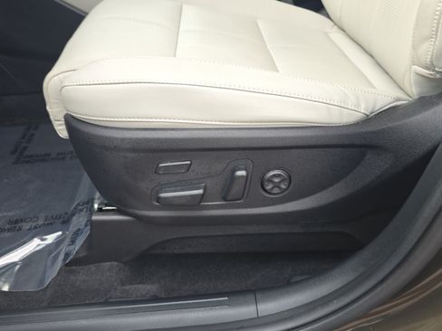 Certified 2025 Kia Telluride SX w/ SX Captain's Chair Package FWD image 22