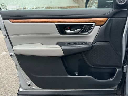 Used 2019 Honda CR-V Touring image 14
