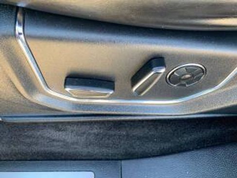 Used 2015 Ford F150 Platinum w/ Equipment Group 701A Luxury image 27