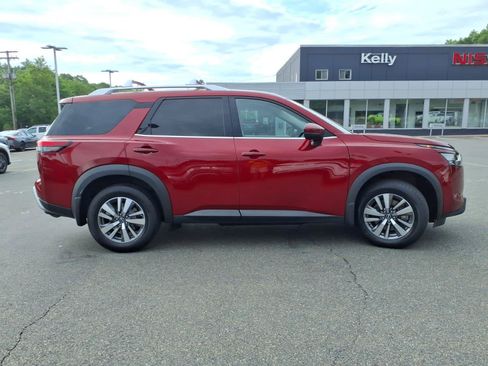 Certified 2024 Nissan Pathfinder SL AWD/4WD image 4