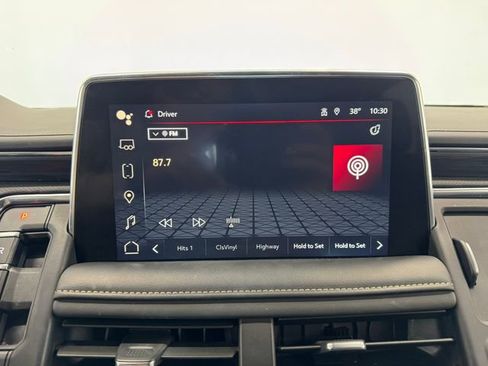 Used 2024 GMC Yukon SLT w/ SLT Luxury Package image 29