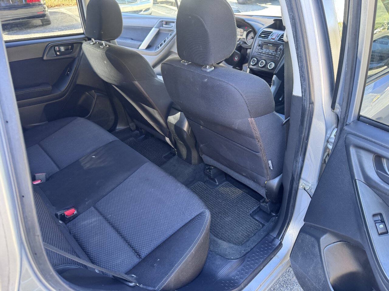 Used 2014 Subaru Forester 2.5i Premium w/ All-Weather Package AWD/4WD image 10