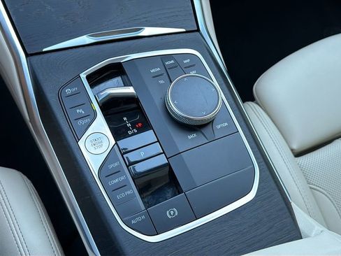 Used 2023 BMW 330i Sedan w/ Driving Assistance Package image 19