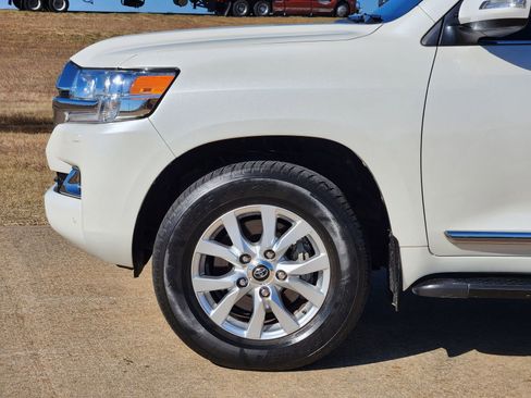Used 2021 Toyota Land Cruiser image 13