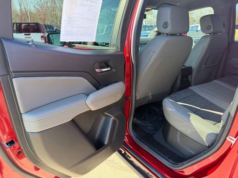 Used 2024 Chevrolet Colorado ZR2 w/ Safety Package image 17