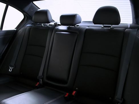 Used 2017 Honda Accord Sport image 16