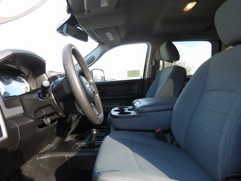 Used 2018 RAM 2500 Tradesman w/ Chrome Appearance Group image 10