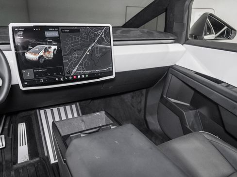 Used 2024 Tesla Cybertruck Cyberbeast AWD/4WD image 27