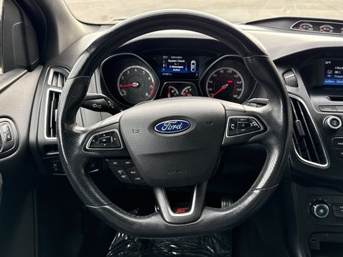 Used 2017 Ford Focus ST image 10