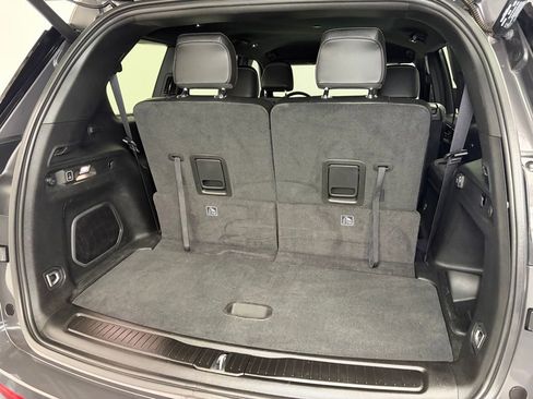 Used 2024 Jeep Grand Cherokee L Limited w/ Black Appearance Package image 8