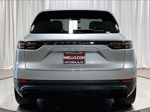 Used 2023 Porsche Cayenne image 9