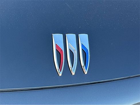 New 2025 Buick Envision Preferred image 36