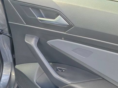 Certified 2025 Volkswagen Jetta SE w/ Sunroof Package FWD image 6