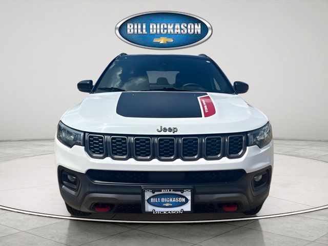 Used 2024 Jeep Compass Trailhawk AWD/4WD image 2