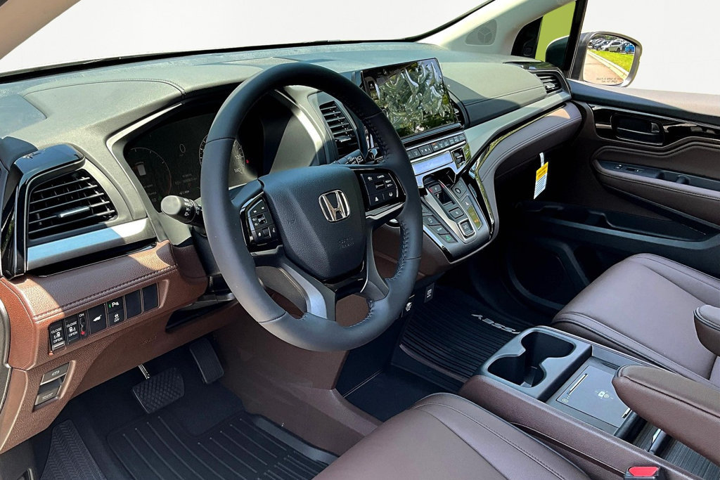 New 2027 Honda Odyssey Touring image 8