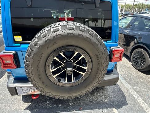 Used 2024 Jeep Wrangler Unlimited Rubicon AWD/4WD image 23