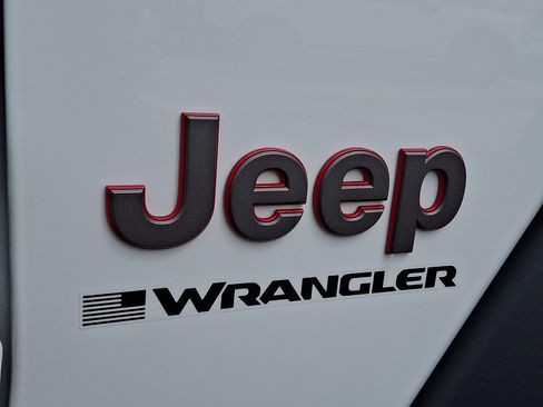Used 2025 Jeep Wrangler Unlimited Rubicon image 28
