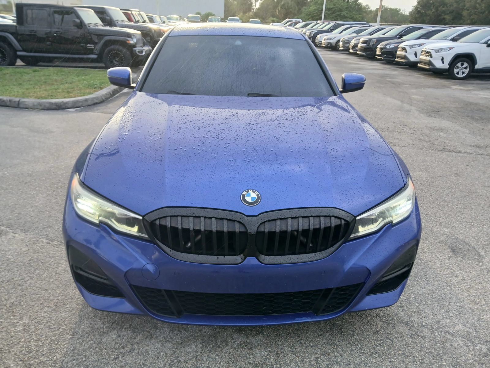 Used 2020 BMW 330i Sedan w/ M Sport Package RWD image 3