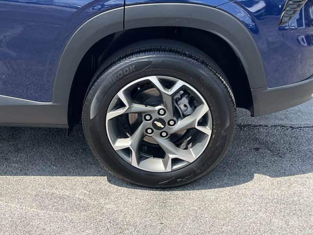 Used 2024 Chevrolet Trax LT w/ Driver Confidence Package FWD image 14