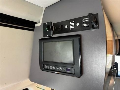 Used 2020 Mercedes-Benz Sprinter 2500 image 21