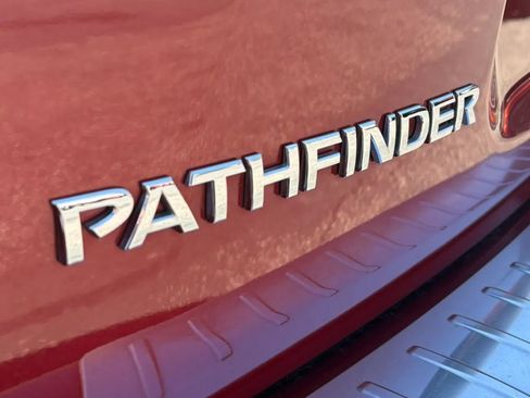 Used 2017 Nissan Pathfinder SL w/ Trailer Tow Package image 37