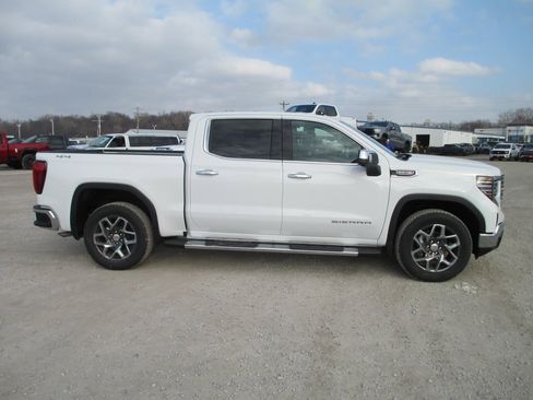 New 2026 GMC Sierra 1500 SLT w/ SLT Premium Package image 3