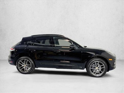 Certified 2026 Porsche Macan AWD/4WD image 8