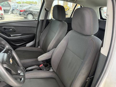 Used 2017 Chevrolet Trax LS FWD image 11