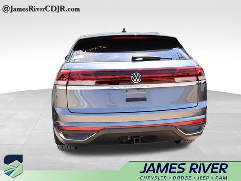 Used 2024 Volkswagen Atlas Cross Sport SE FWD image 20