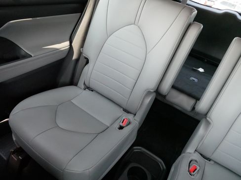 Certified 2026 Toyota Highlander XLE AWD/4WD image 12