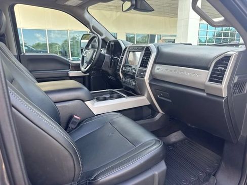 Used 2019 Ford F250 Lariat w/ Lariat Ultimate Package AWD/4WD image 12