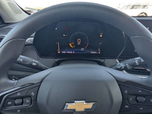 Used 2025 Chevrolet TrailBlazer LT AWD/4WD image 33
