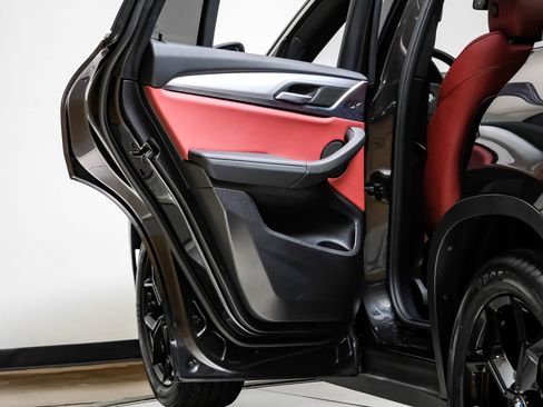 Used 2025 BMW X4 xDrive30i image 48