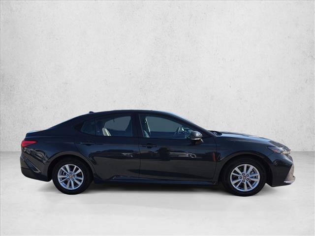 Used 2025 Toyota Camry LE FWD image 4