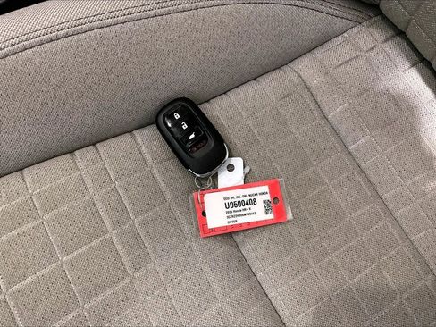 Used 2025 Honda HR-V LX image 29