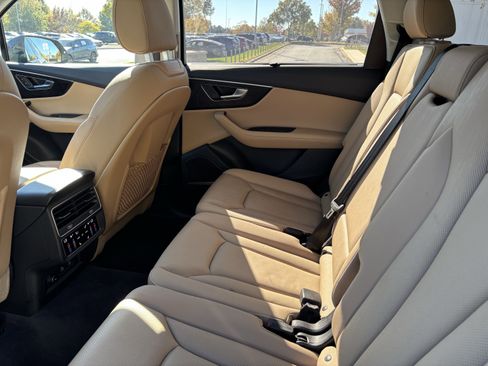Used 2023 Audi Q7 3.0T Prestige image 34