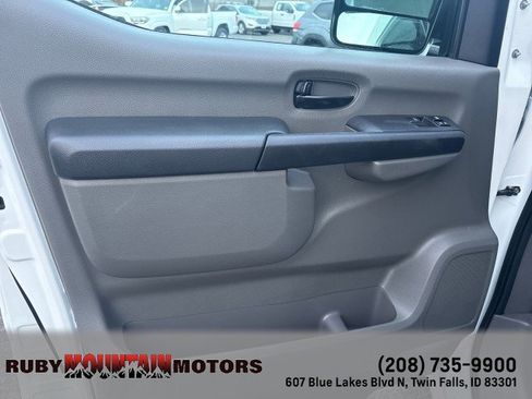 Used 2019 Nissan NV 2500 S image 10
