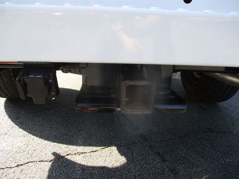 Used 2024 GMC Sierra 3500 Pro w/ Convenience Package image 5