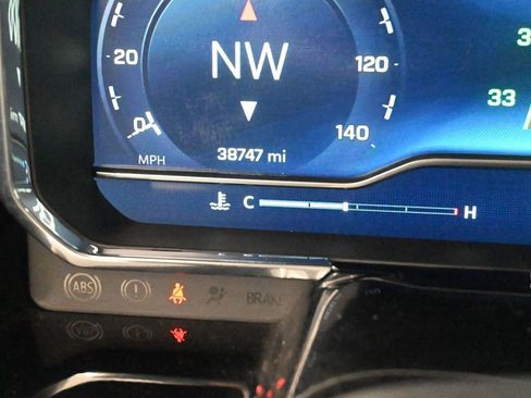 Used 2025 Chevrolet Silverado 1500 LT image 37