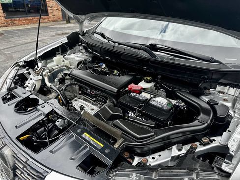 Used 2018 Nissan Rogue SL image 36