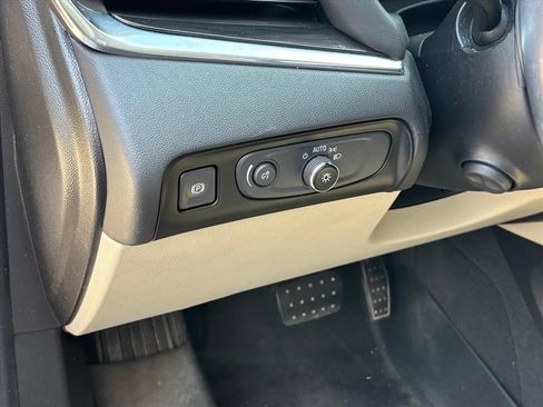 Used 2019 Buick Enclave Premium AWD/4WD image 8