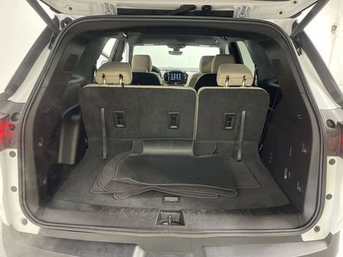 Used 2023 Chevrolet Traverse LT w/ Rear Camera Mirror Package AWD/4WD image 25