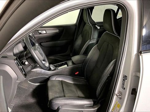 Used 2022 Volvo XC40 P8 Recharge Plus AWD/4WD image 24