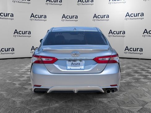 Used 2019 Toyota Camry SE FWD image 6