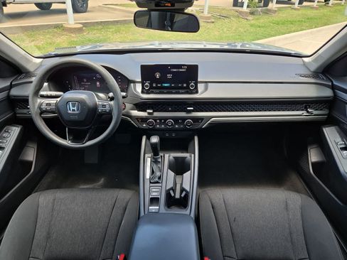Used 2025 Honda Accord SE image 13