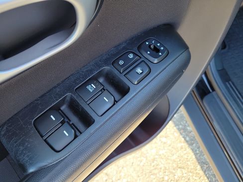 Used 2016 Kia Soul FWD image 20