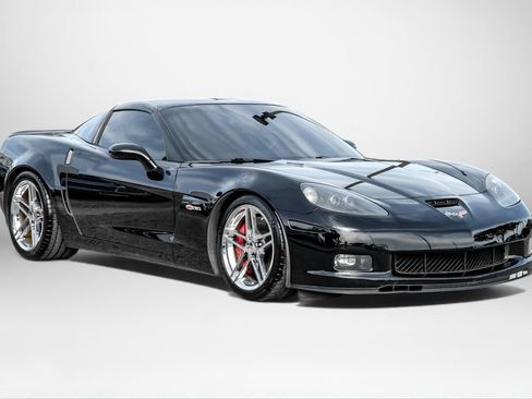 Used 2007 Chevrolet Corvette Z06 w/ Preferred Equipment Group RWD image 4