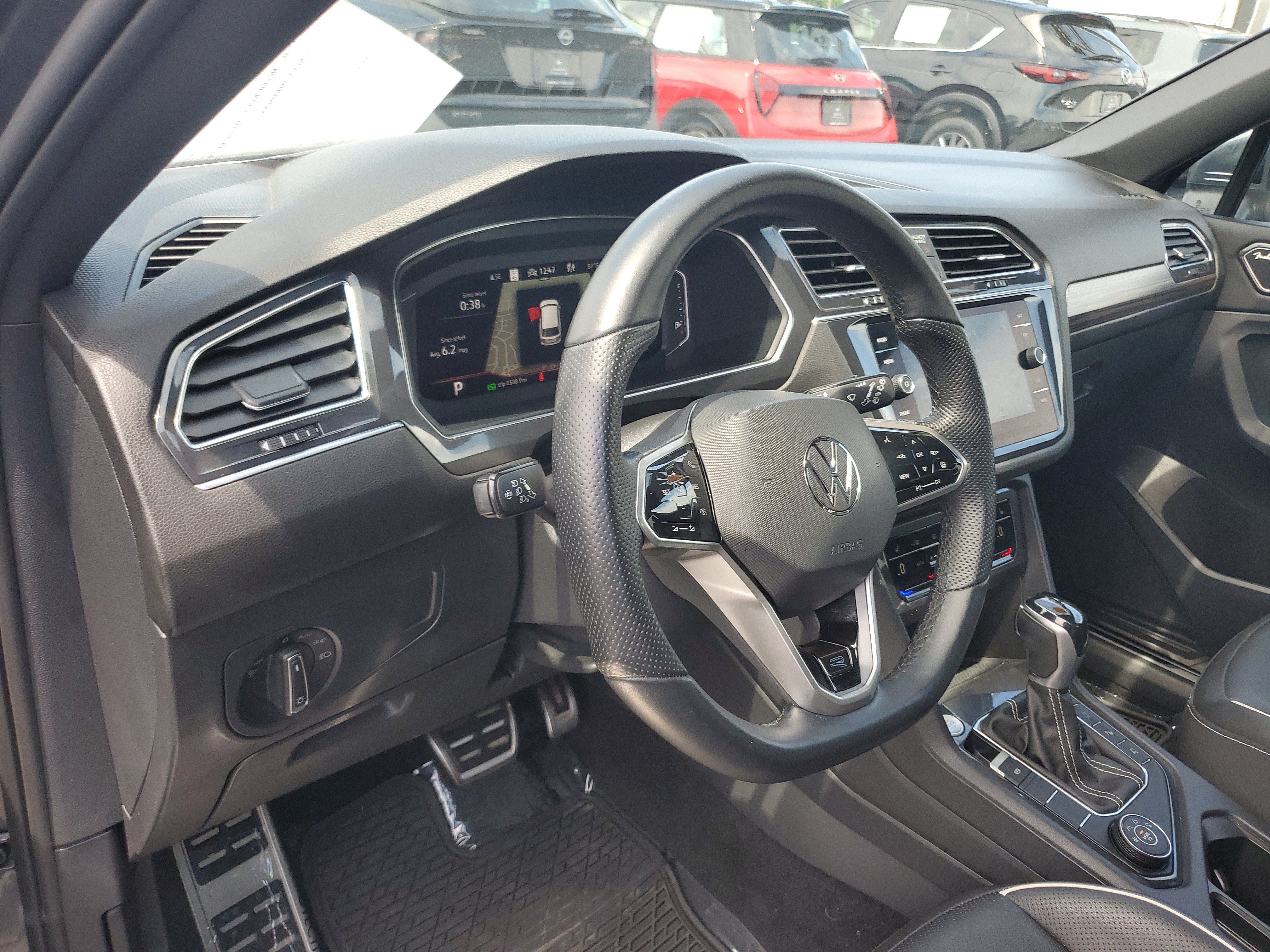 Used 2022 Volkswagen Tiguan SEL R-Line AWD/4WD image 19