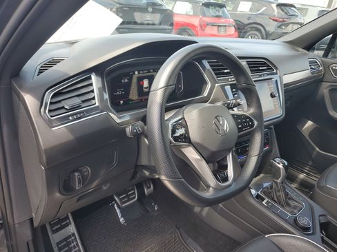 Used 2022 Volkswagen Tiguan SEL R-Line AWD/4WD image 19